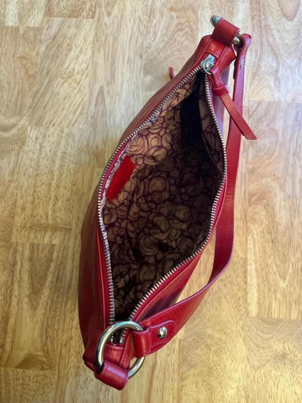 Vintage HOBO Red Leather Shoulder Bag with Side Zipper and Tassel - Picture 5 of 16